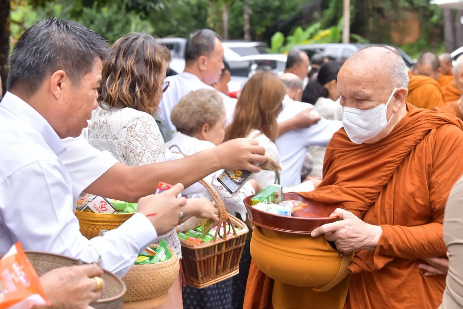 ภาพประกอบข่าว ร่วมทำบุญวัดถ้ำกระพุงธาราคีรีเขต