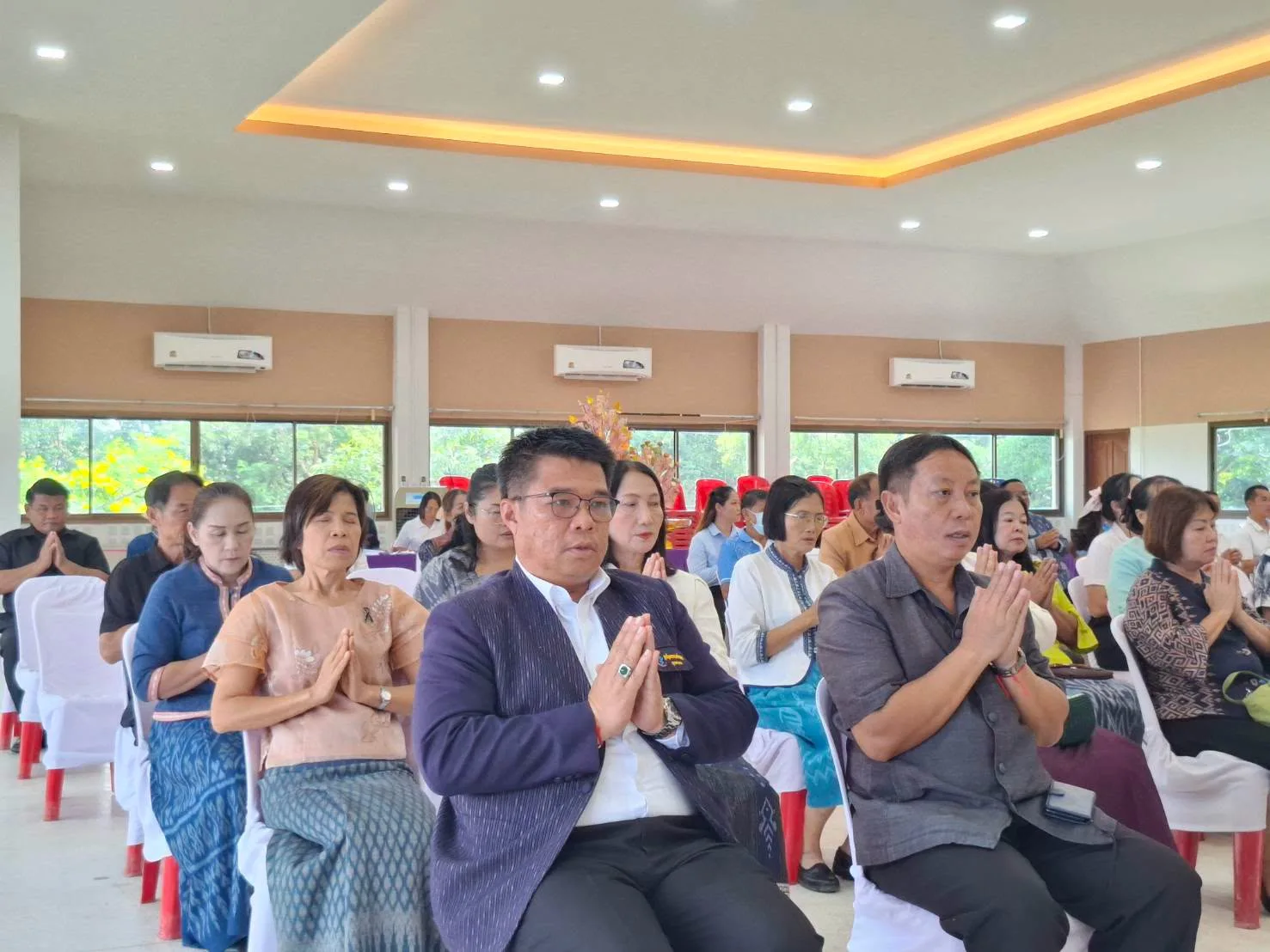 ภาพประกอบข่าว ร่วมงานทอดผ้าป่าสามัคคี อำเภอนิคมคำสร้อยประจำปี 2569